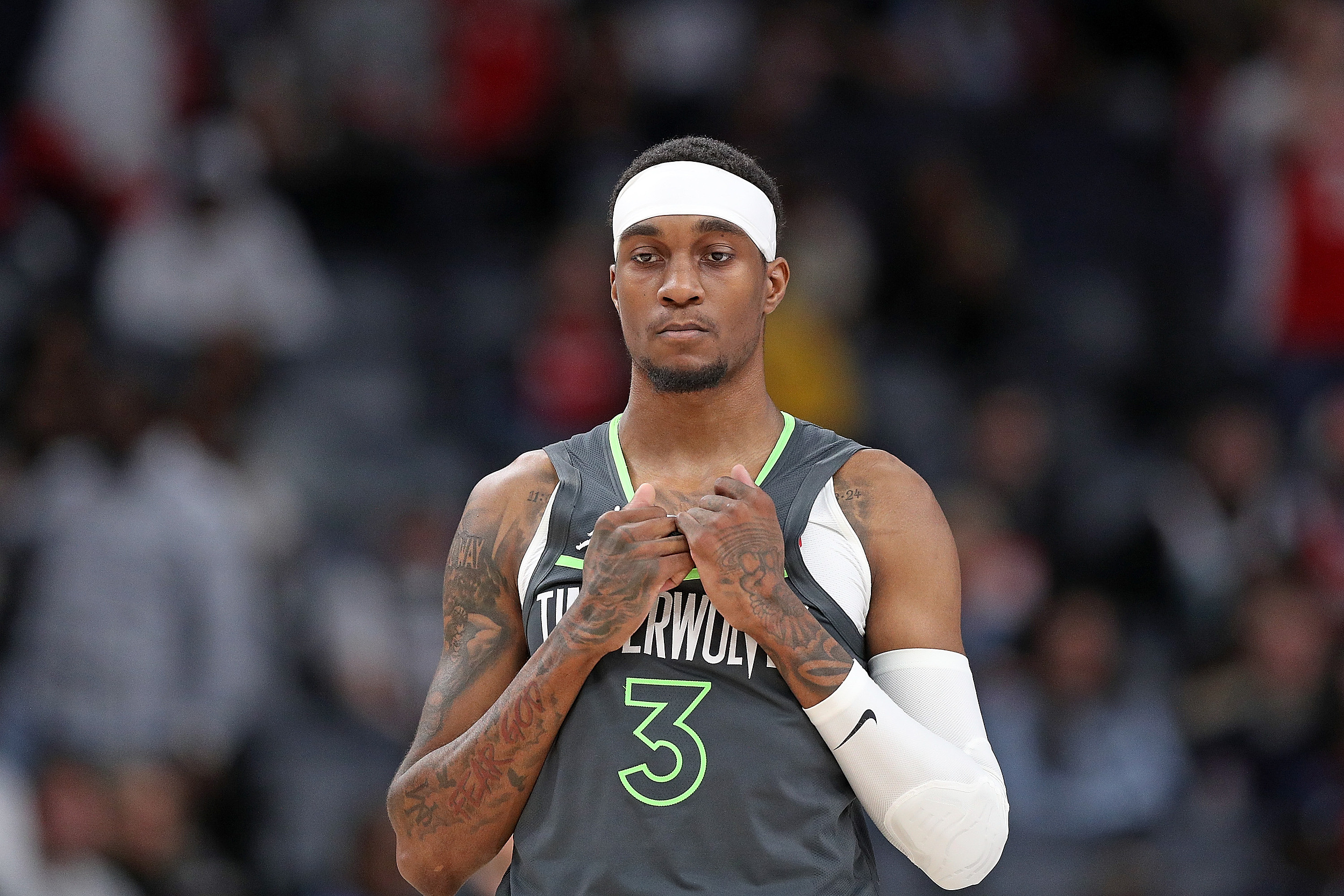 😤爱德华兹：麦丹没能入选最佳防守阵容，这对拥有投票权的人来说真是糟糕透顶