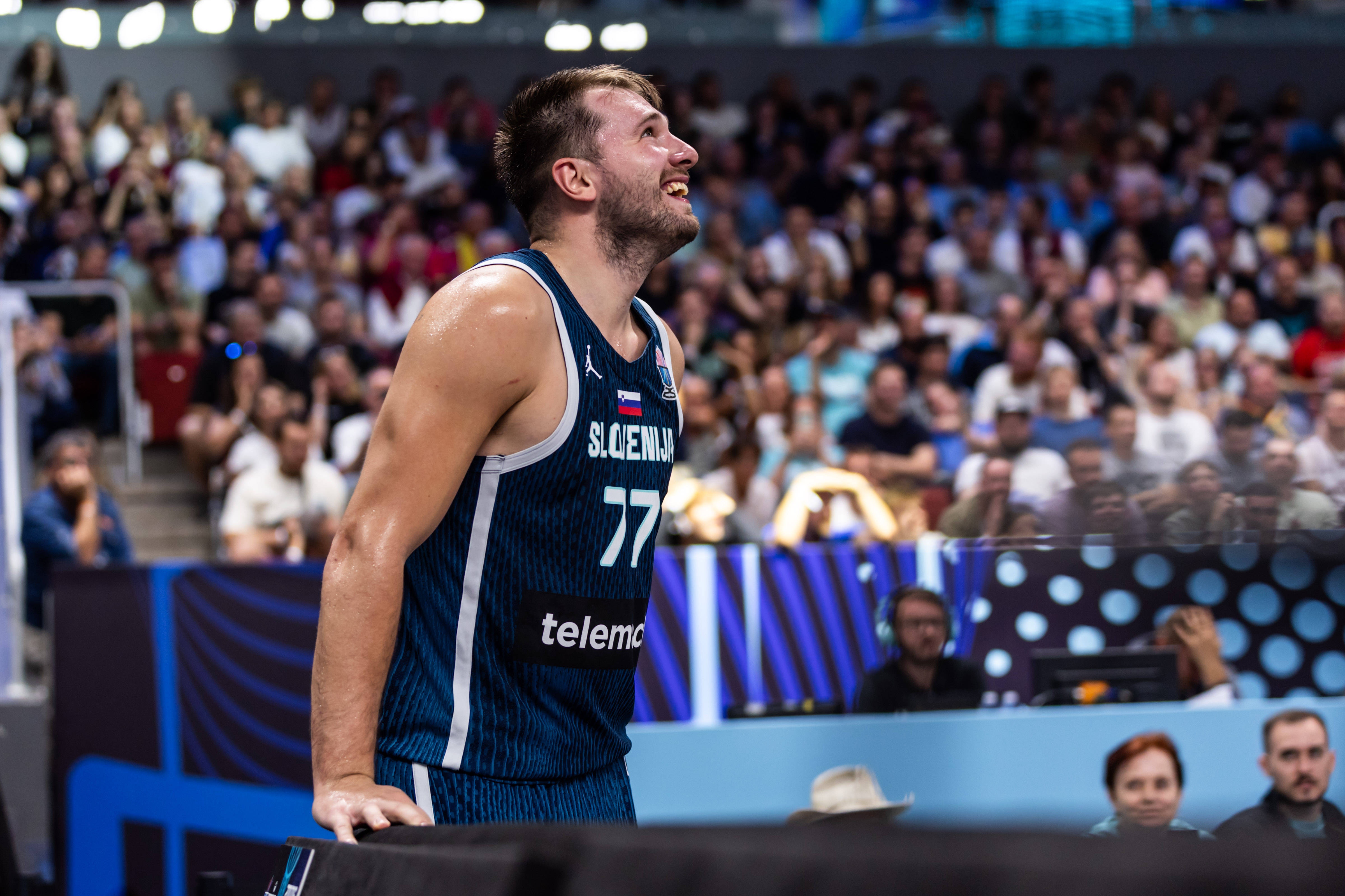 电竞世界杯-前斯洛文尼亚主帅：东契奇减重了12KG 但他们仍需要钱查尔和内博